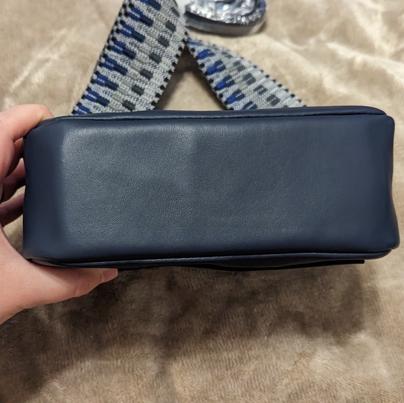 Pink Cove Small Handbag - Never Used - Picture 4 of 9